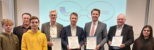 Perfekt: Die Kooperationsvereinbarung zwischen der Beruflichen Schule in Ahrensburg und der Sönke-Nissen-Gemeinschaftsschule in Glinde. Wir freuen uns sehr!